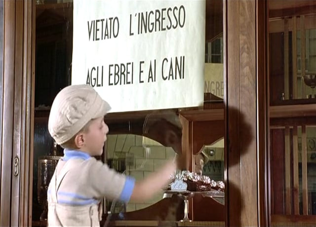 [ESCLUSIONE - SCENA 2F] - Tratta da "La vita è bella" di Roberto Benigni (1997)